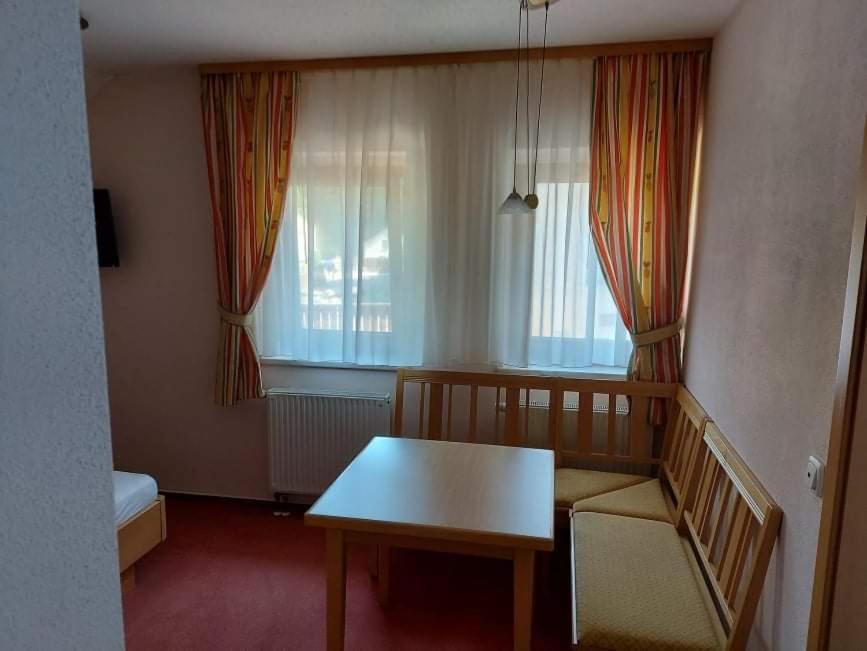 Gasthof Restaurant Jamas Hotell Pottenstein Exteriör bild