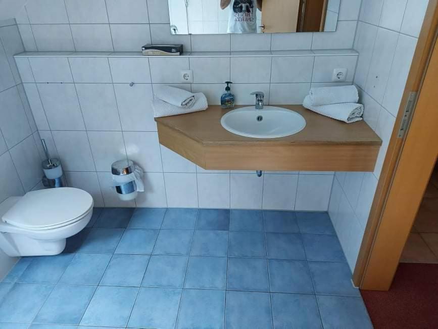 Gasthof Restaurant Jamas Hotell Pottenstein Exteriör bild